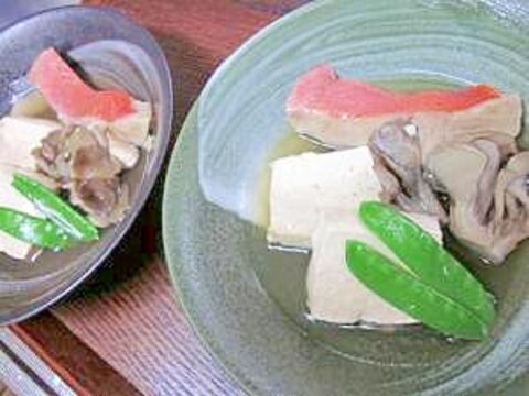 圧力鍋の２段料理☆中カゴで｢金目鯛の酒蒸し豆腐｣